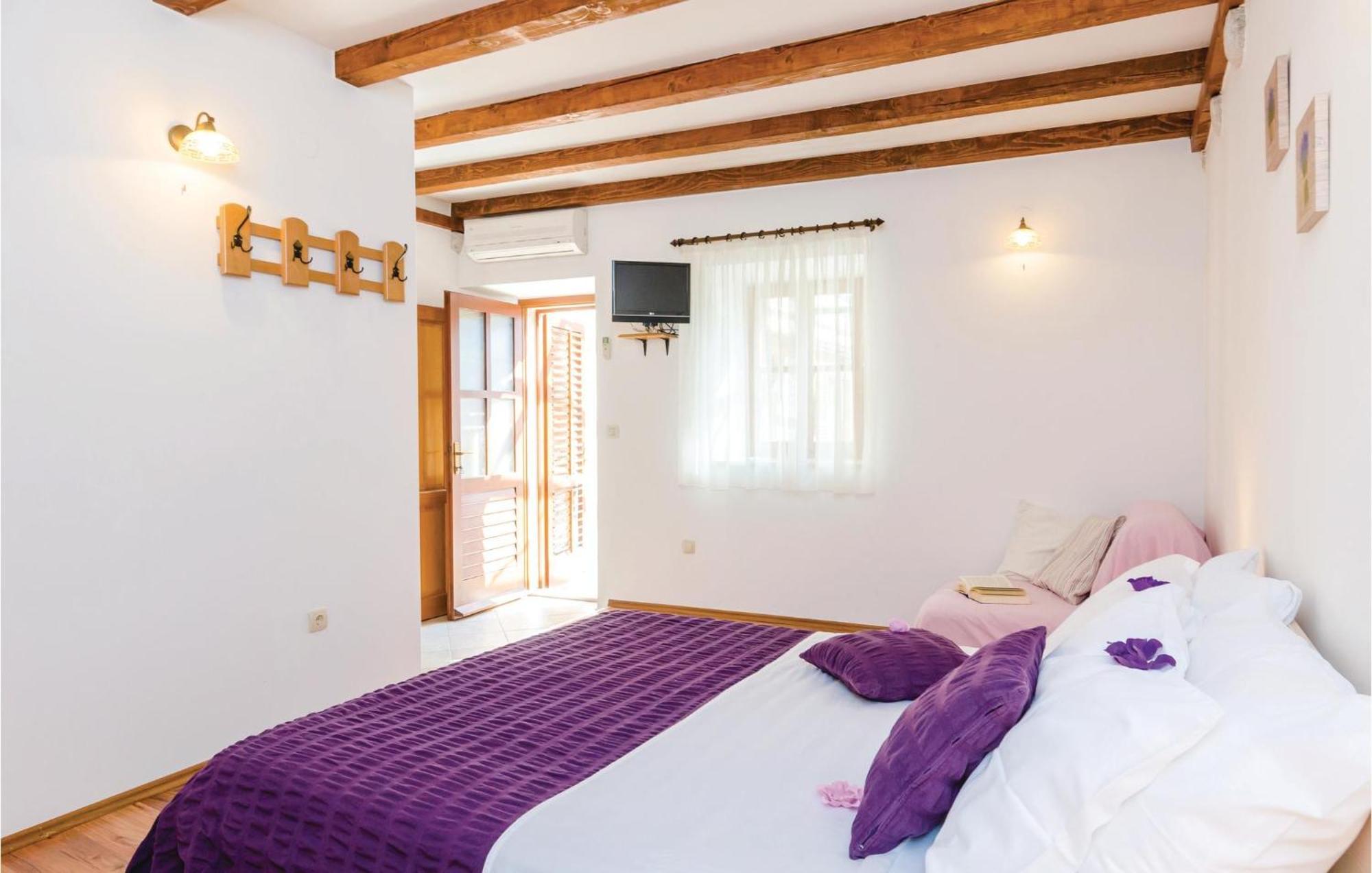 Cozy Home In Slano With Wifi 外观 照片