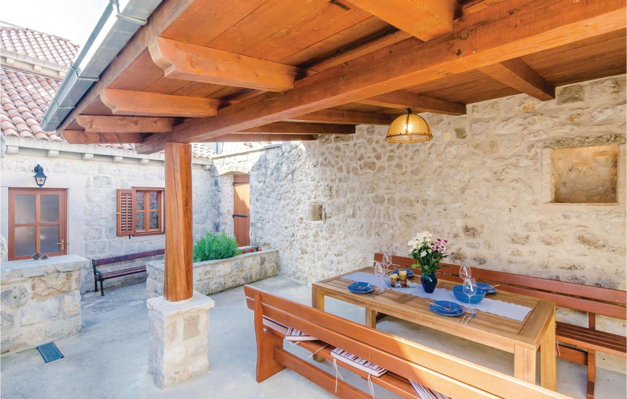 Cozy Home In Slano With Wifi 外观 照片