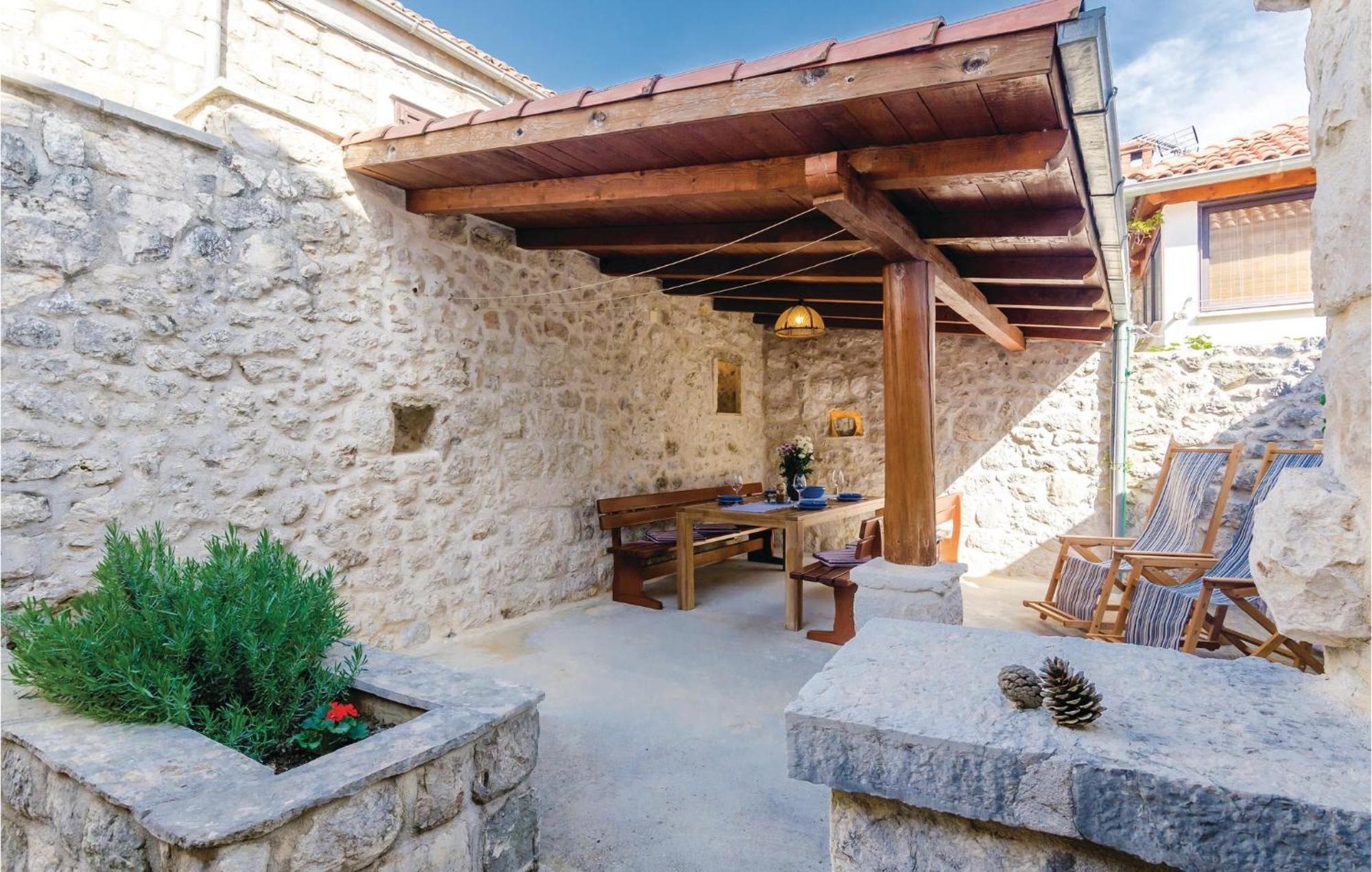 Cozy Home In Slano With Wifi 外观 照片
