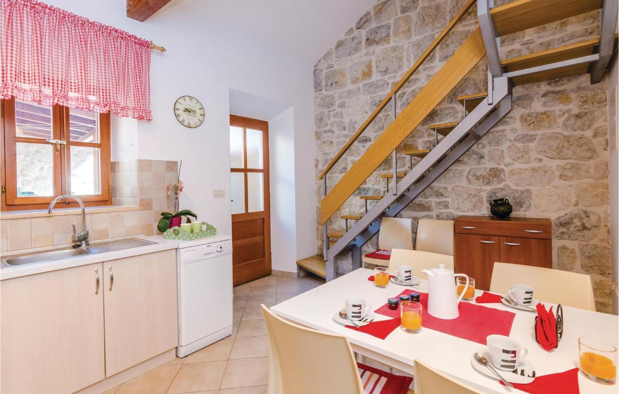Cozy Home In Slano With Wifi 外观 照片